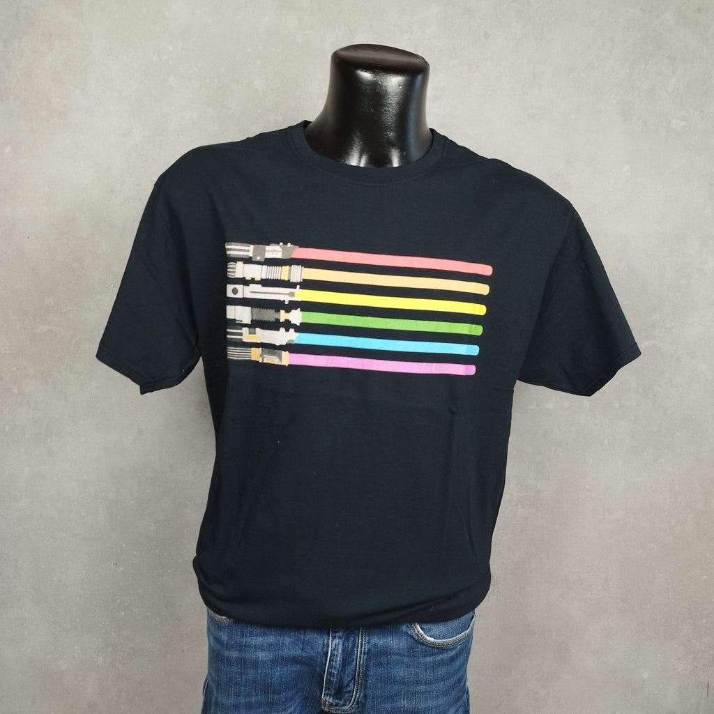 T-shirt noir sabres laser couleurs LGBTQ+ taille L